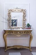 Aristocrat Boutique Hotel