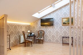 Aristocrat Boutique Hotel