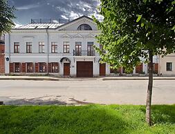 Alexander House