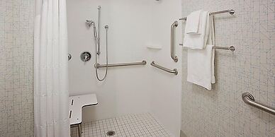 Holiday Inn Express & Suites Brampton by IHG