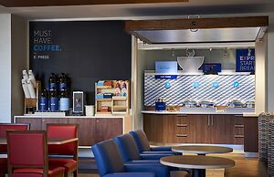Holiday Inn Express & Suites Brampton by IHG