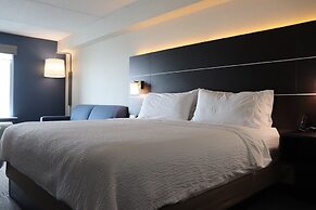 Holiday Inn Express & Suites Brampton by IHG