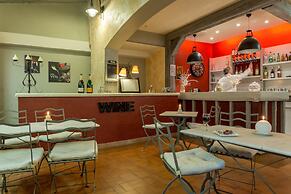 The Originals Access, Hostellerie des Pins