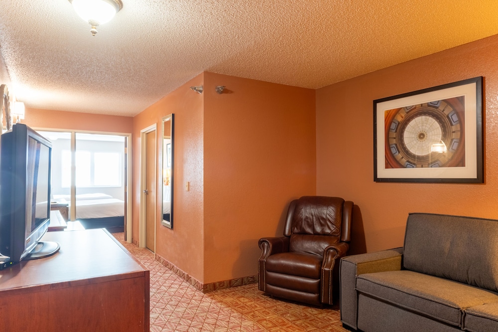 Norland Inn and Suites Roseau