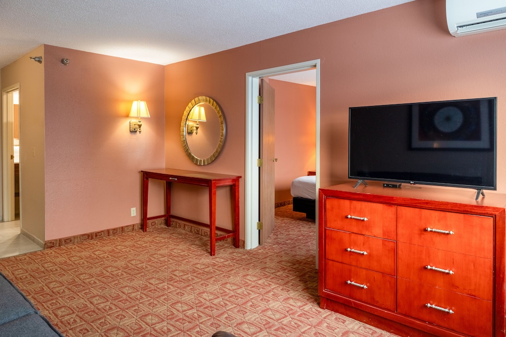 Norland Inn and Suites Roseau