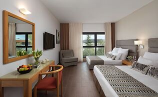 C-Hotel Neve Illan