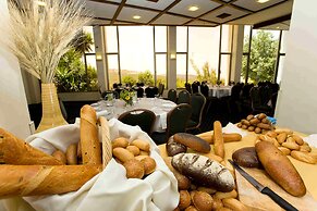 C-Hotel Neve Illan