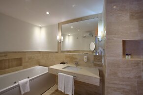 DoubleTree by Hilton Bodrum Marina Vista
