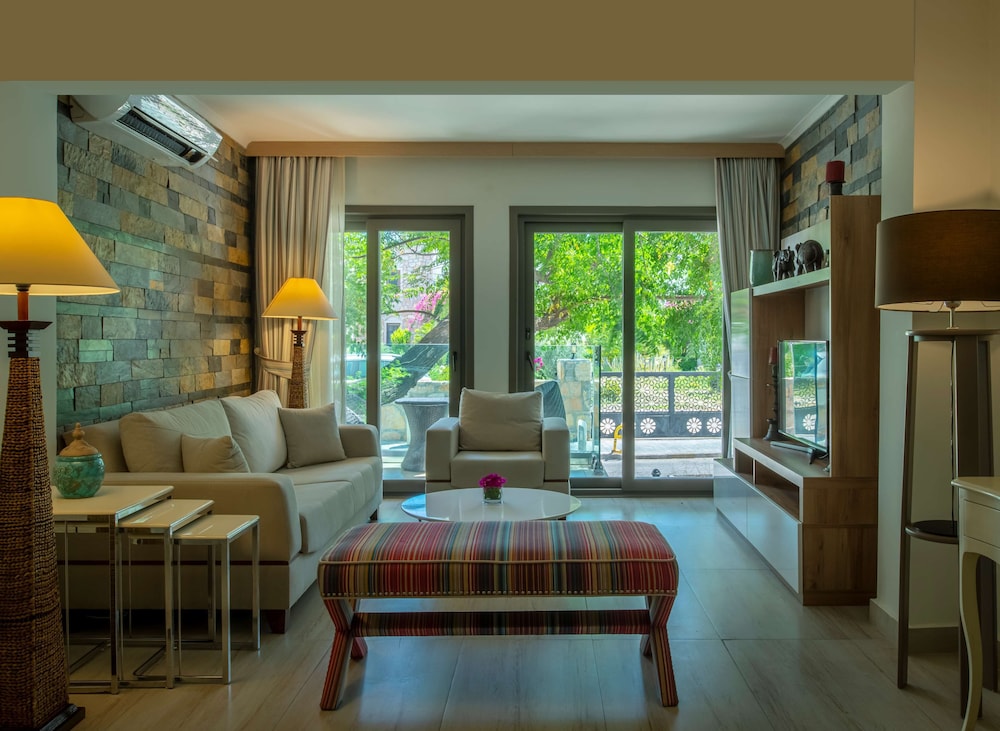 DoubleTree by Hilton Bodrum Marina Vista