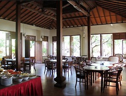Besakih Beach Hotel