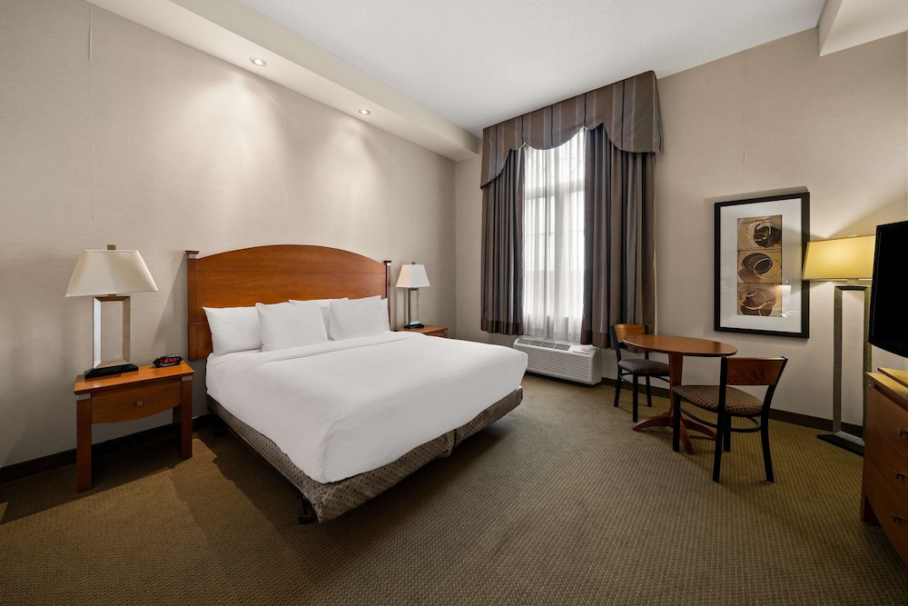 Best Western Plus Orangeville Inn & Suites