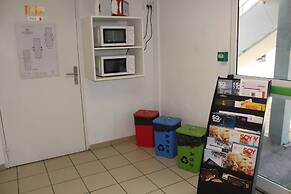 Hotel Première Classe Saint Quentin En Yvelines - Elancourt