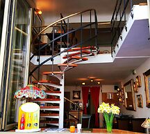Rembrandt Hotel