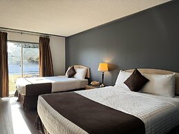 Divya Sutra Plaza and Conference Centre, Vernon, BC
