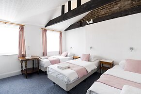 St Athans Hotel