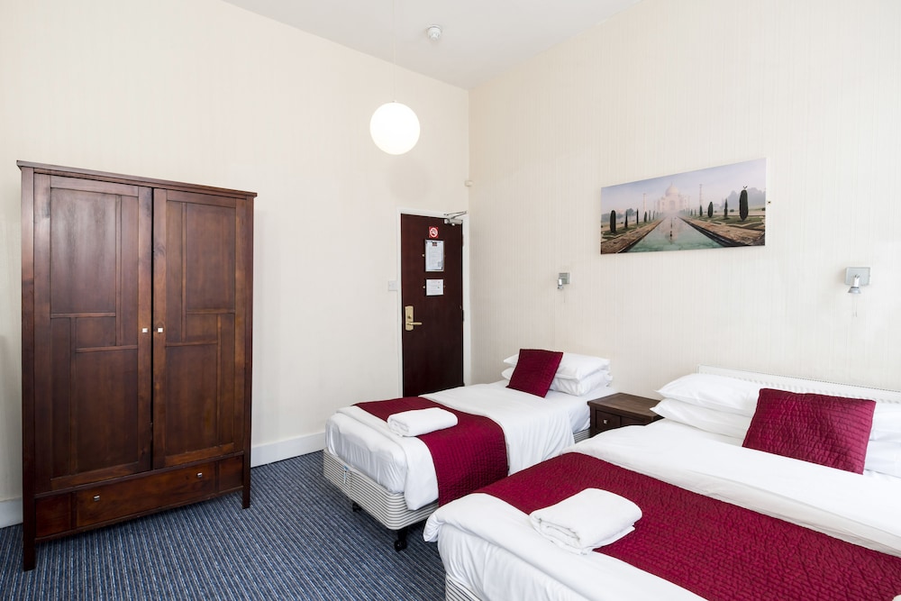 St Athans Hotel