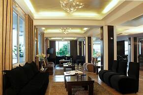 Galaxy Art Hotel