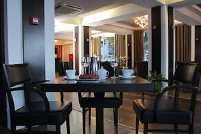 Galaxy Art Hotel