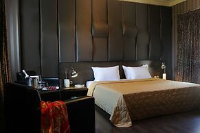 Galaxy Art Hotel
