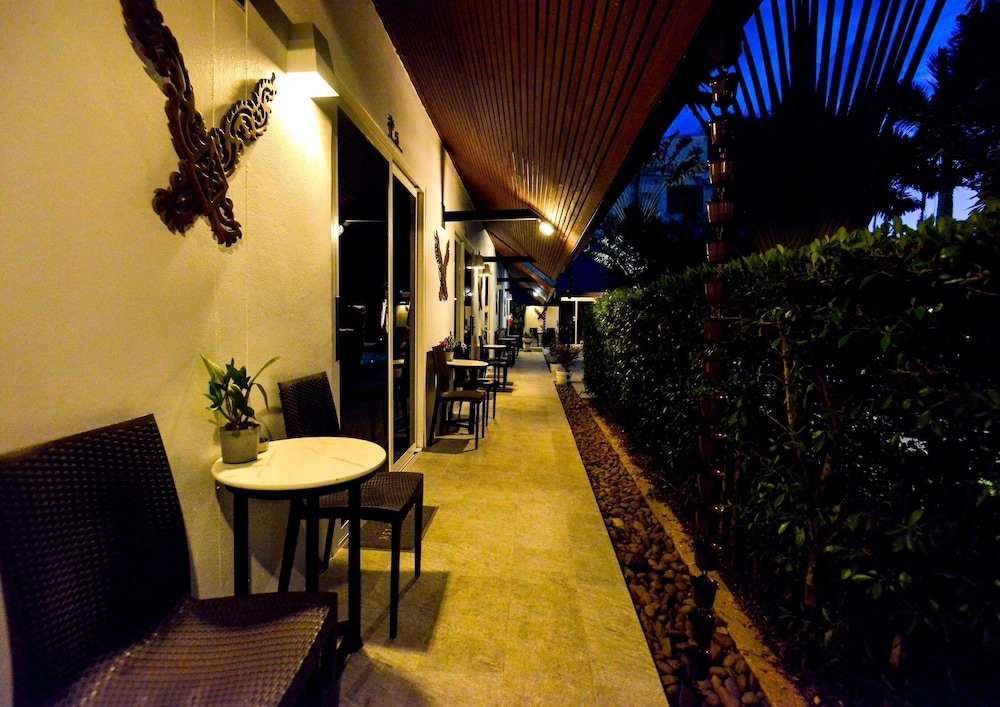 Phuket Airport Hotel