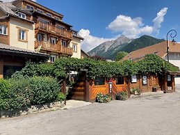 Logis Hôtel Les Autanes & Spa
