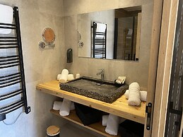 Logis Hôtel Les Autanes & Spa