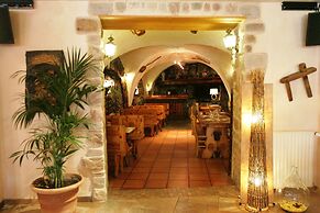 Logis Hôtel Les Autanes & Spa