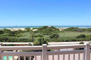 Bluewater Beachfront Guesthouse