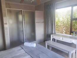 Bluewater Beachfront Guesthouse
