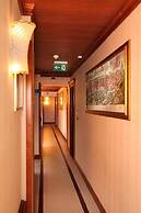 Serena Hotel