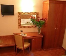 Serena Hotel