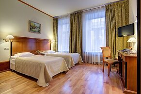 Kristoff Hotel