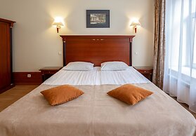 Kristoff Hotel