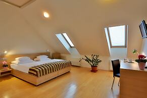 Hotel Pav