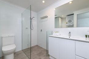 Seascape Holidays - Coral Apartments