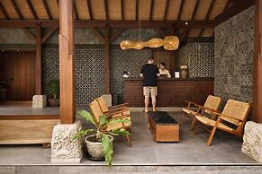 Yulia Village Inn