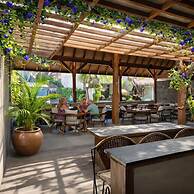 Yulia Village Inn