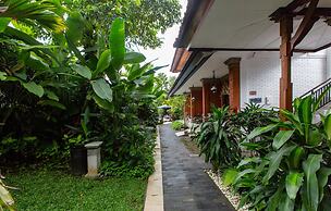 Yulia Village Inn