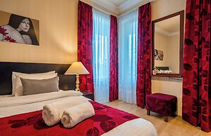 Iliani Hotel