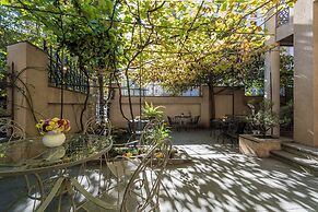 Iliani Hotel