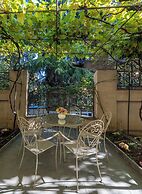 Iliani Hotel