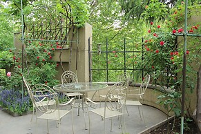 Iliani Hotel