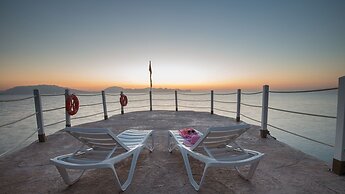 Perla del Golfo Resort