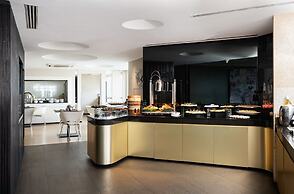 G Hotel Gurney