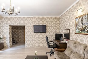 Maxim Boutique Hotel