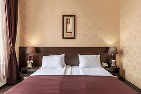 Maxim Boutique Hotel