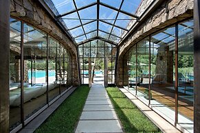 Aquapetra Resort and Spa