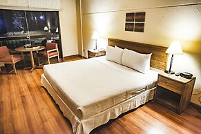 Hotel El Lago by Luoxo