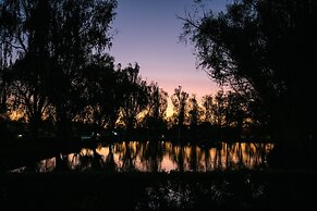 Hotel El Lago by Luoxo