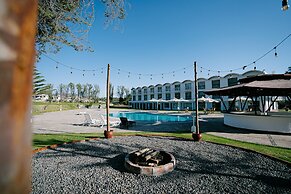Hotel El Lago by Luoxo